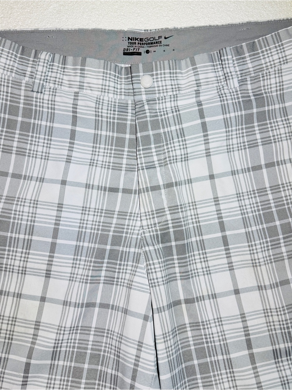 Nike Golf Tour Performance Dri Fit Men’s Golf Shorts Classic White/Grey Plaid 34
